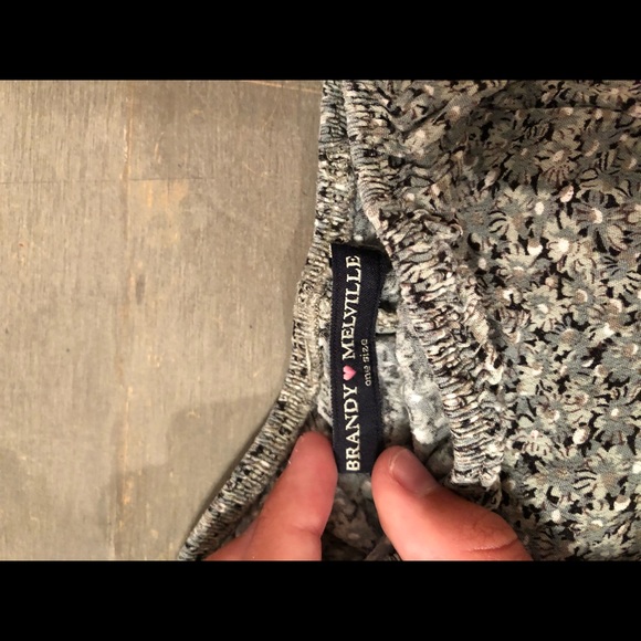 RARE BRANDY MELVILLE SHORTS - Picture 2 of 3